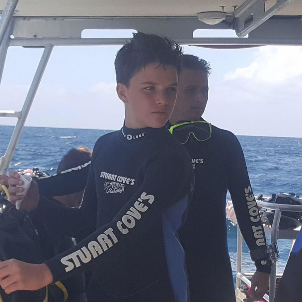 Meet your Posher, Ari